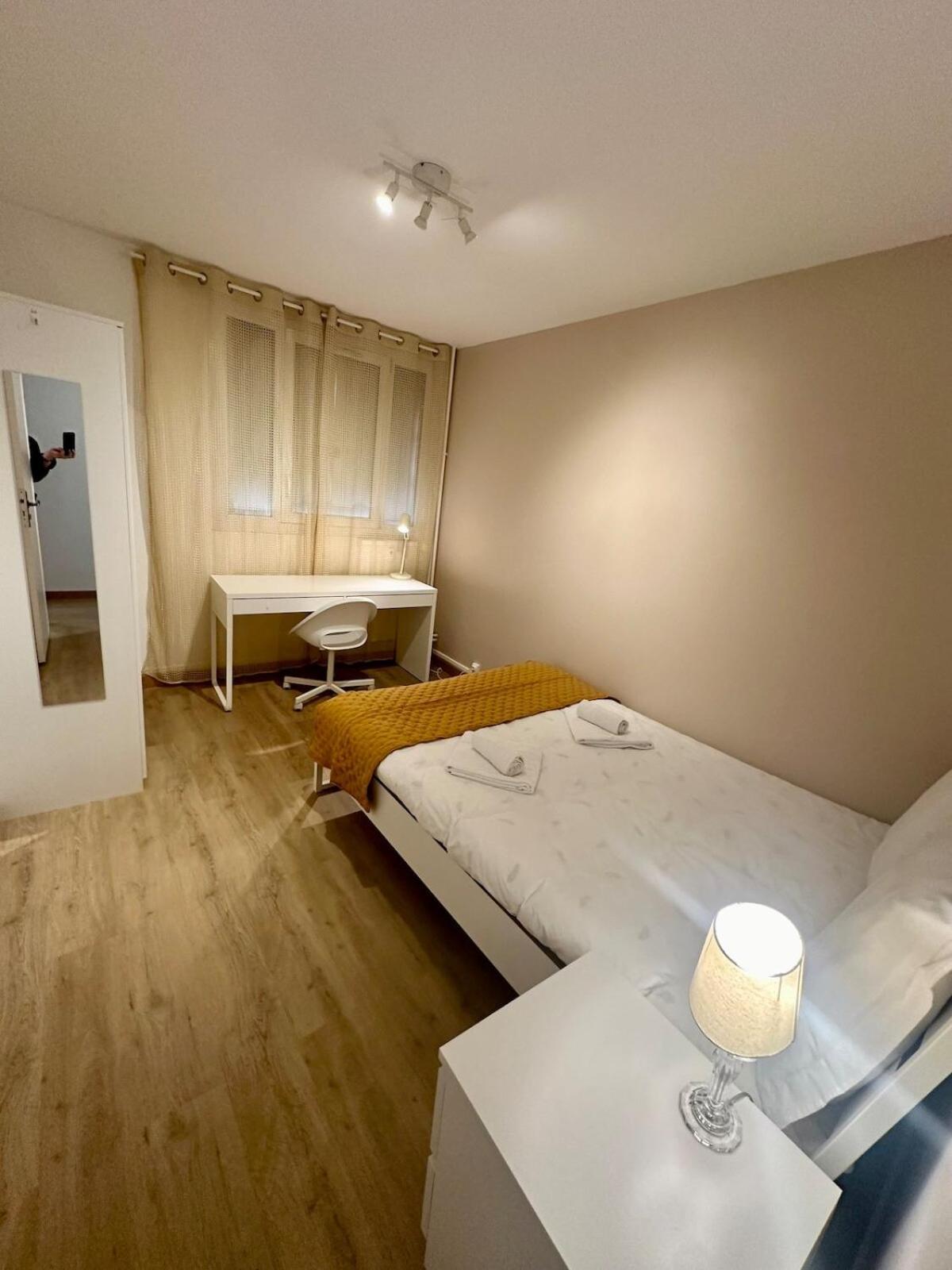Au Coeur Du Quartier Taittinger Apartment Reims Exterior photo